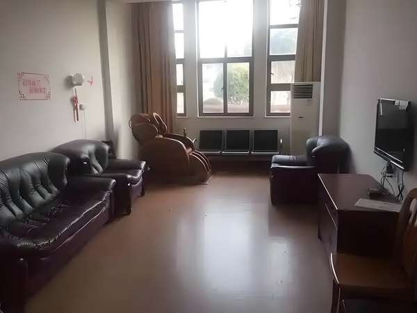 本科两年内落户深圳_于佩尔：热爱永远不会消失 于濮阳网专注站建设
