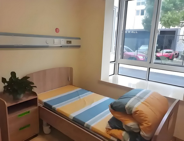 深圳入户等级证_53岁朱茵住山里开破车？ 第一的人个吃也是勇士蜘蛛